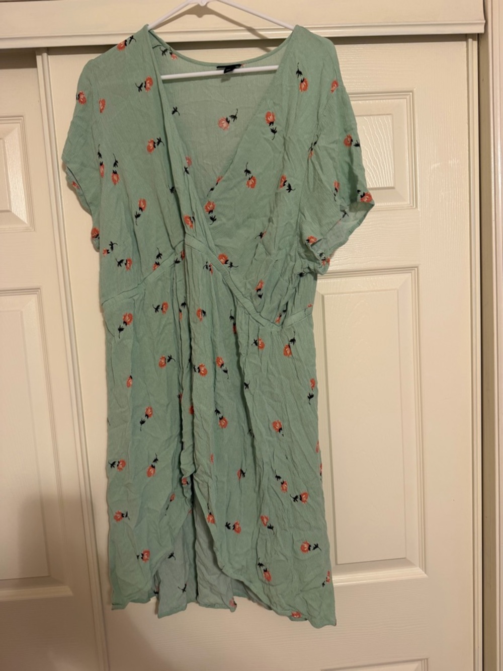Torrid Women's Green Floral V-Neck Surplice Babydoll Tunic Size 3